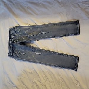 Para jeans, size 5.  Stretchy.  Alot of bling tear drops, none missing.